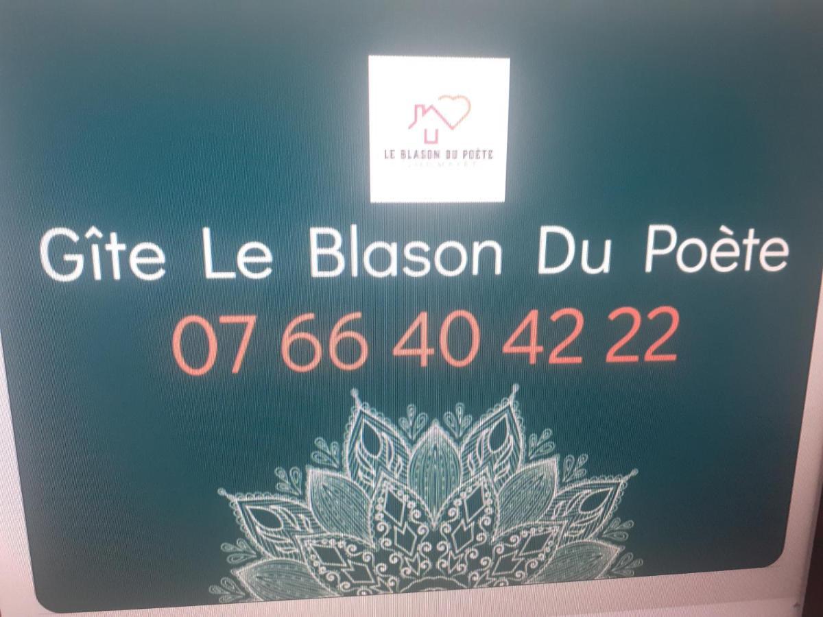 Le Blason Du Poete Mayet Exteriér fotografie