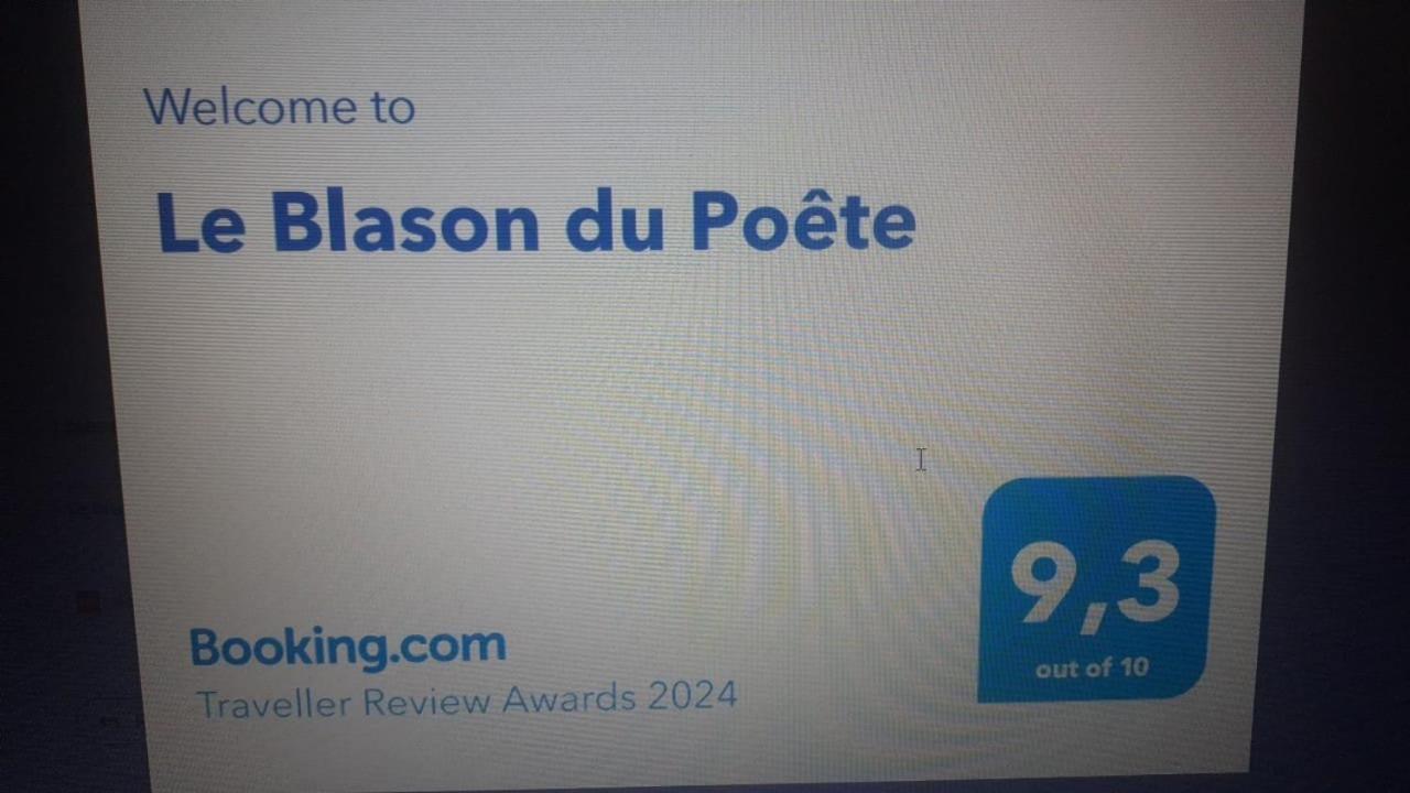 Le Blason Du Poete Mayet Exteriér fotografie